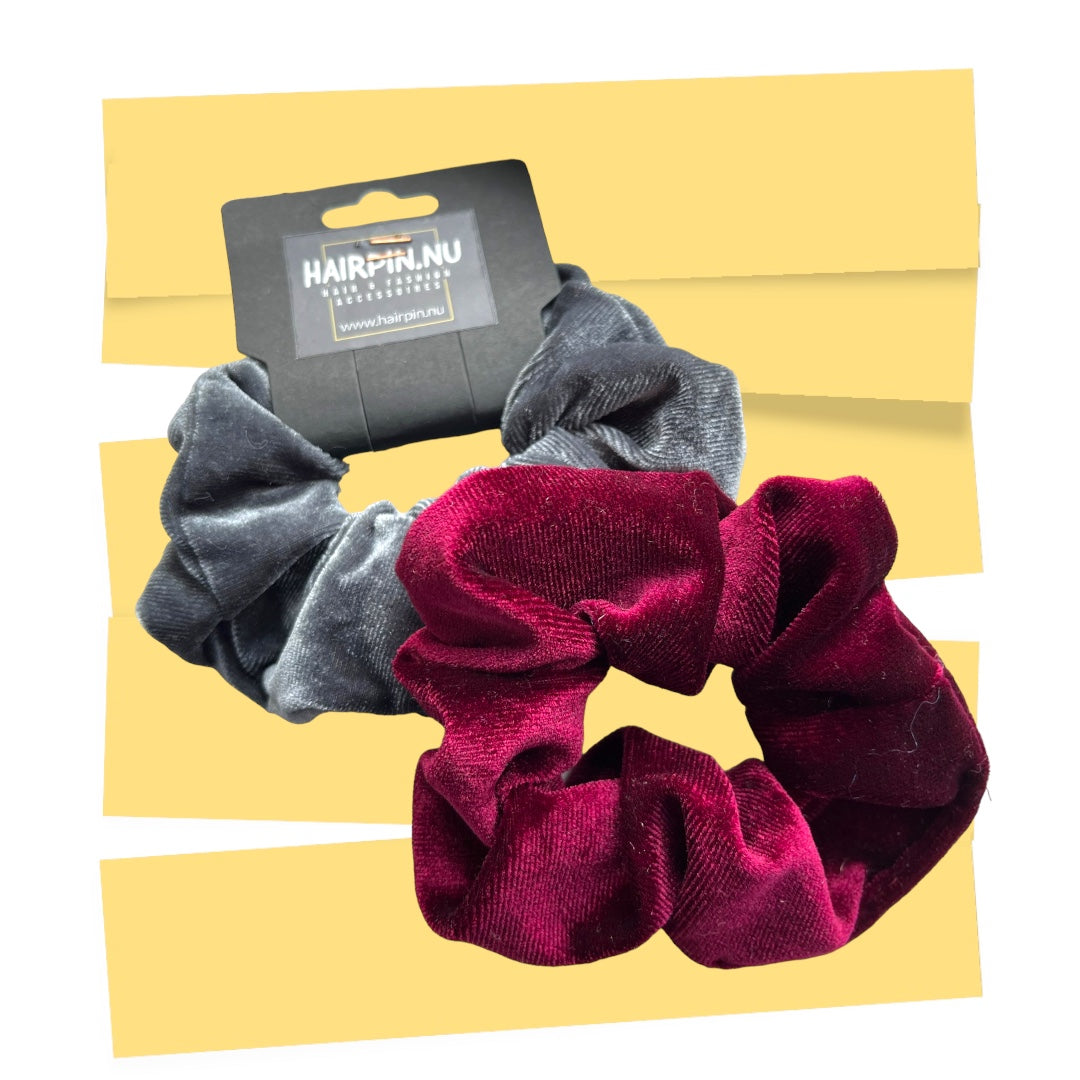 Set 2 scrunchies haarelastieken velvet grijs-rood - HAIRPIN.NU